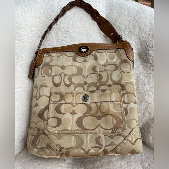 Coach Chelsea Optic Signature Hobo Handbag Tan Brown 10990 - Picture 2 of 15